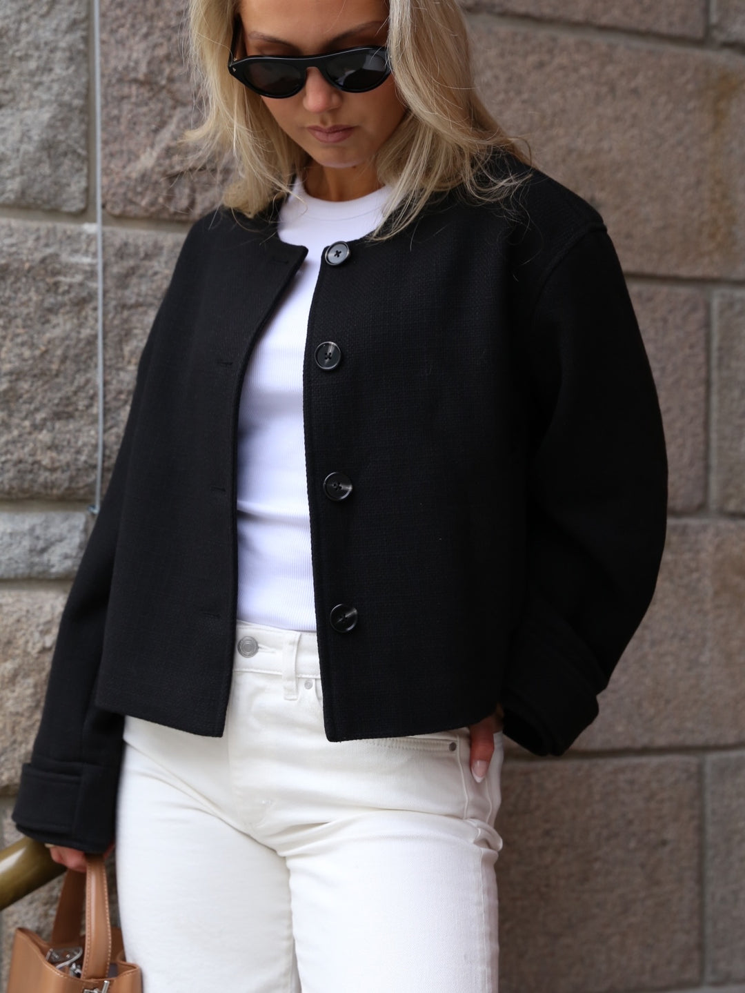 Brando: Lena jakken er endelig i sort🖤

Perfekt vårjakke fra Clermonte🌿

#vårjakke #clermonte #trending