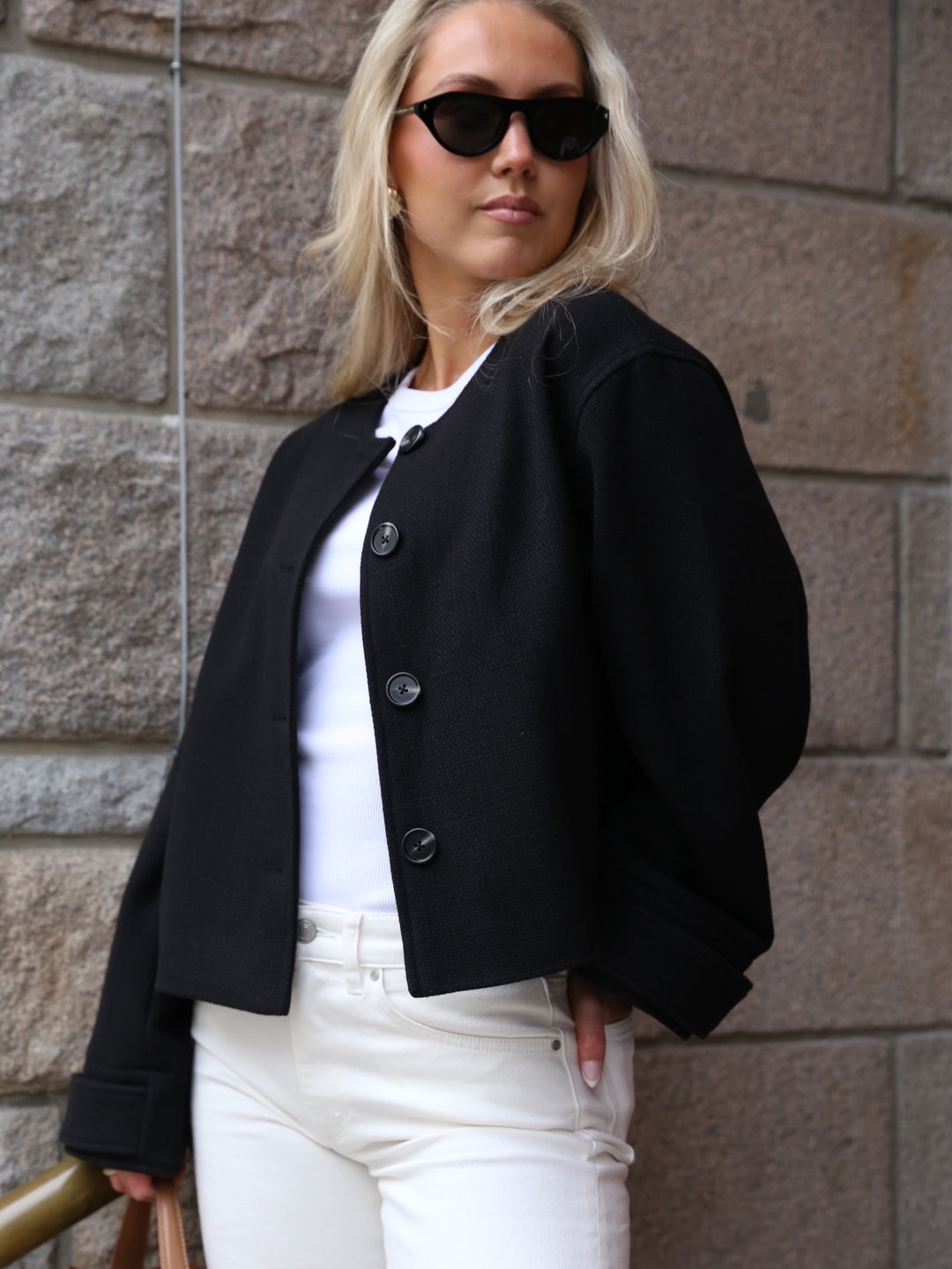 Brando: Lena jakken er endelig i sort🖤

Perfekt vårjakke fra Clermonte🌿

#vårjakke #clermonte #trending