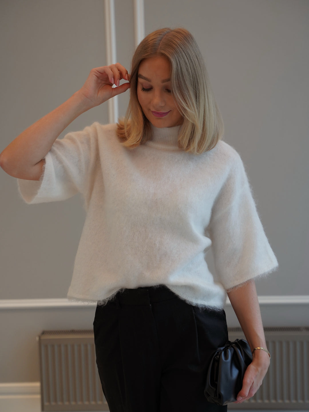 Brando: Knitwear, but make it feminine and chic☁️✨

Tilde mohair pullover fra Yas er en lekker og deilig strikk, perfekt til å p
