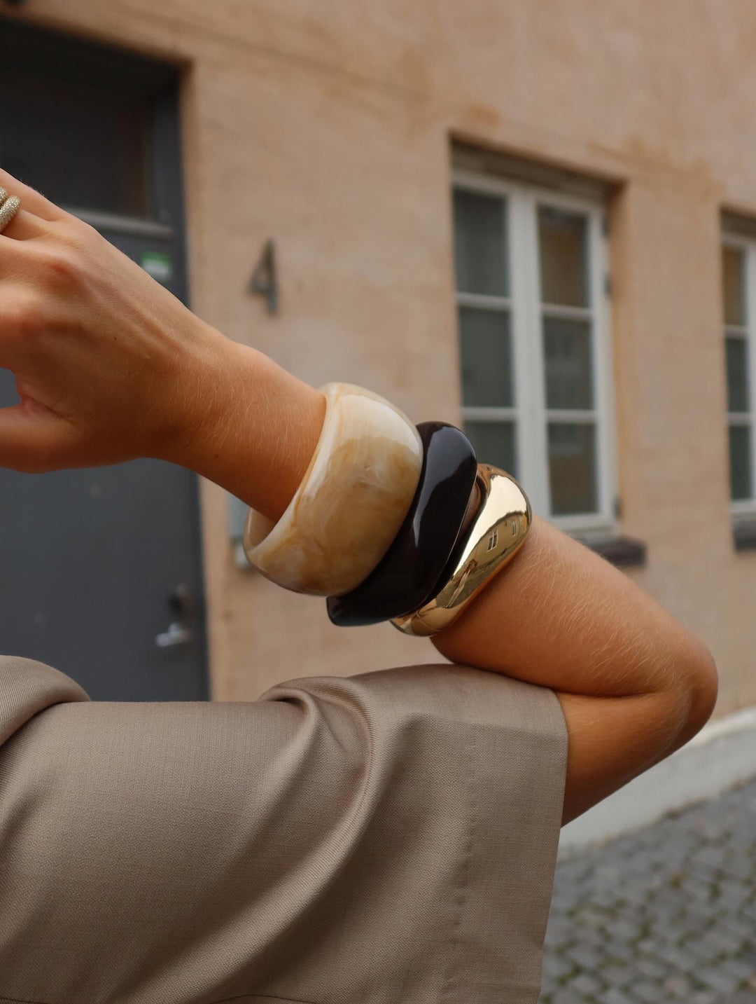 Brando: ✨ Nytt merke – BOW19 details ✨
Armbånd, vesker, ringer og tilbehør som gjør looken din komplett.