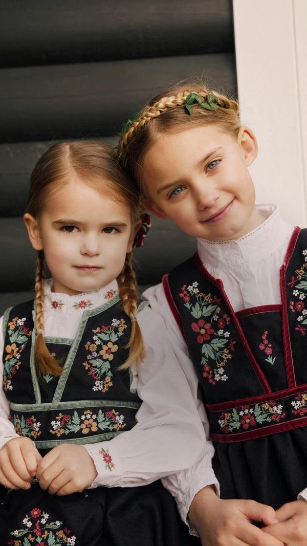 Brando Kids: Det nærmer seg 17.Mai med stormskritt og nå får du -20% på de nydelige festdraktene fra Name it!🥰🇳🇴
*Gjelder ikke skjort