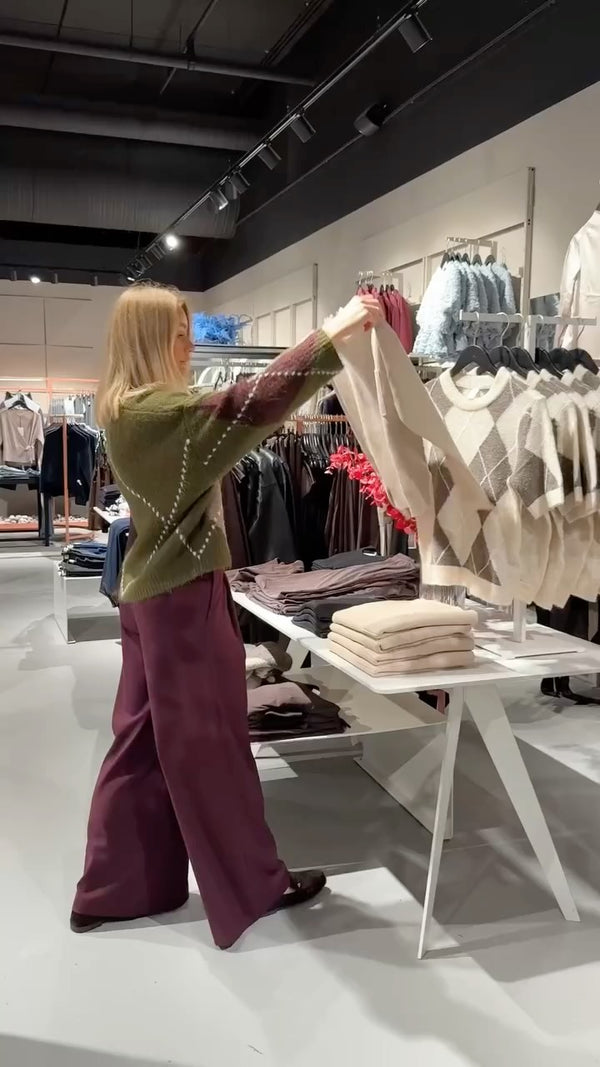 Brando: Mange spurte om denne skjorta fra forrige video, Marlon🩵

#noella #marlonshirt #trending #brandono