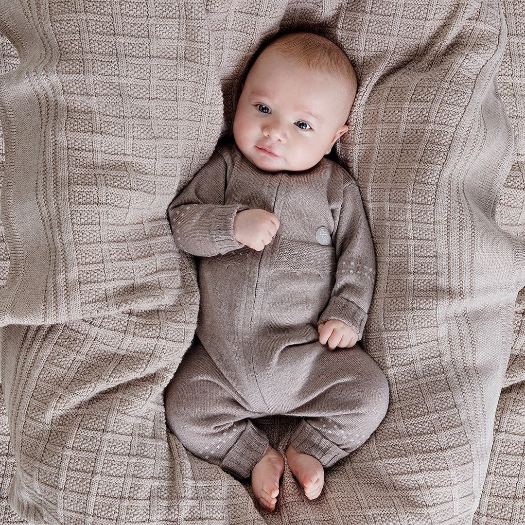 Brando Kids: Nydelig tynn ulldress og teppe i 100% merinoull fra Lillelam!🤎