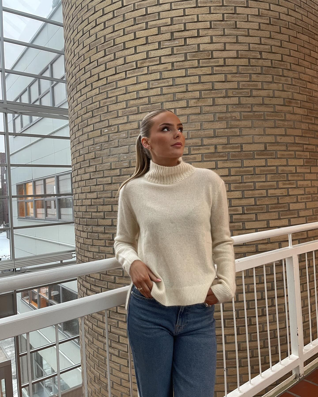 Brando: Genseren som setter standarden for både stil og komfort 🤍 Myk, superfin og enkel å style ✨ #SixAmes