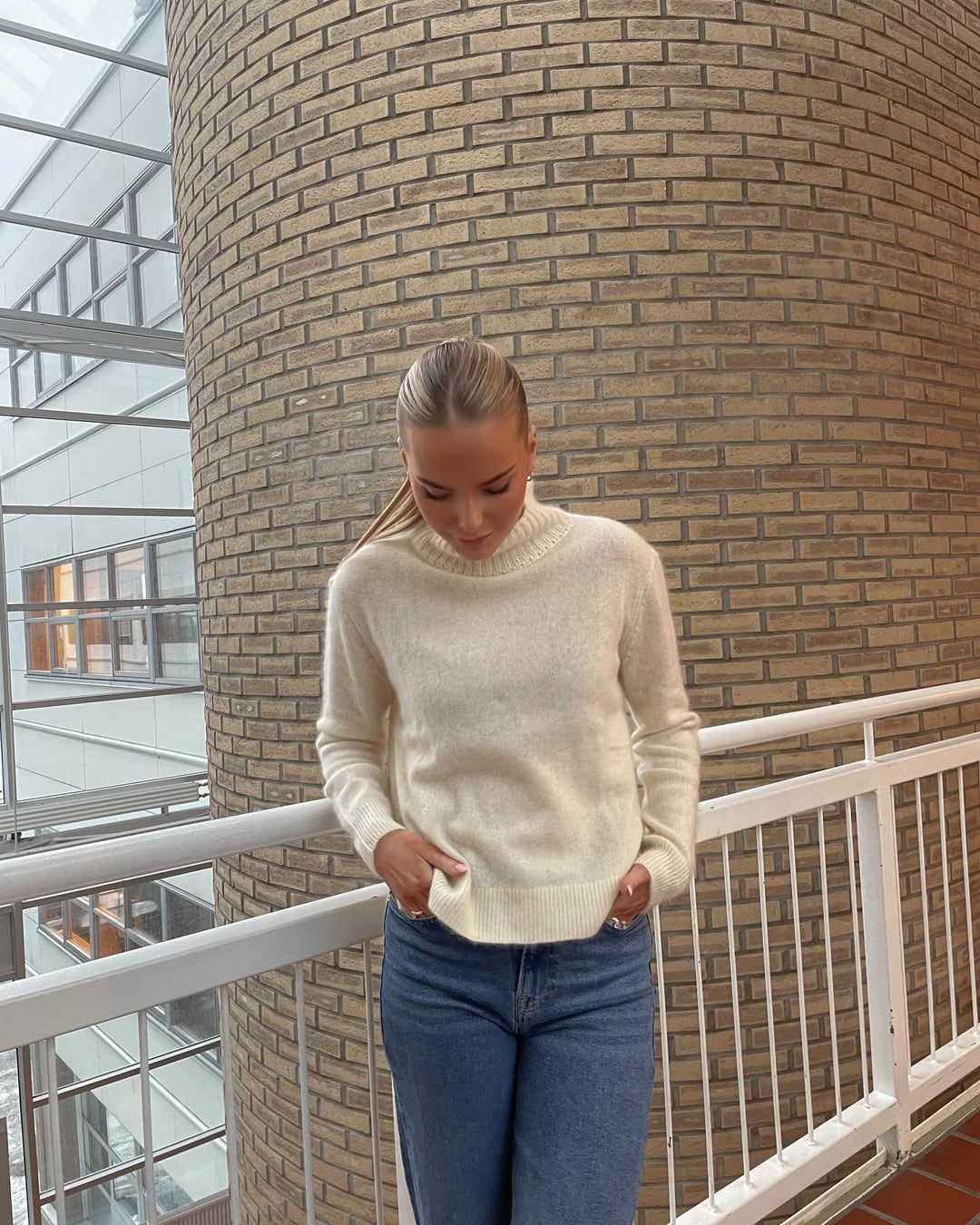Brando: Genseren som setter standarden for både stil og komfort 🤍 Myk, superfin og enkel å style ✨ #SixAmes