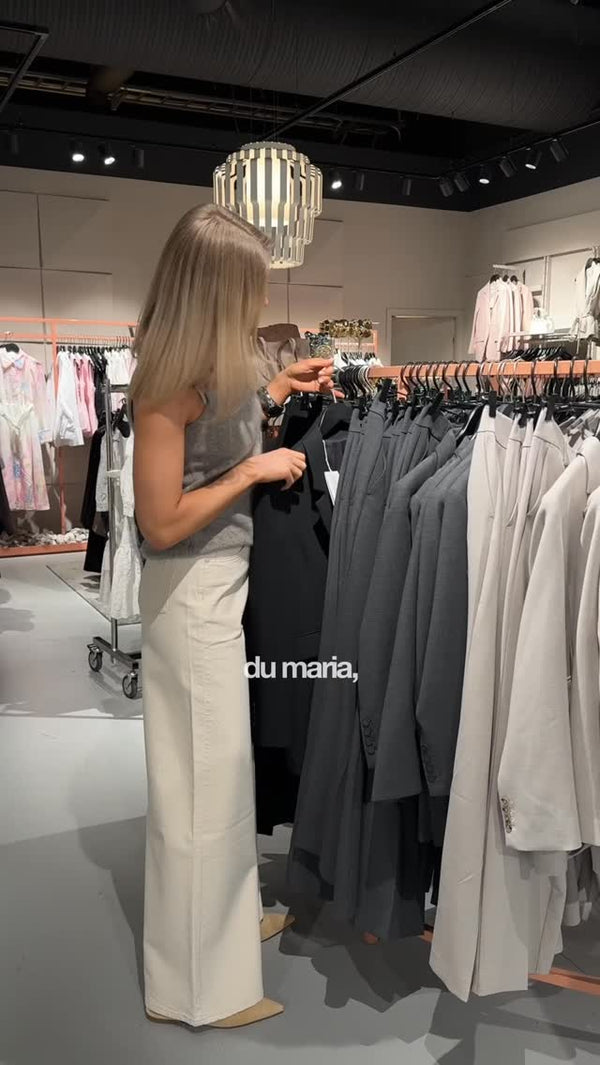 Brando: Maria viser topper til linbukse✨

#linbukse #sommerantrekk #trending
