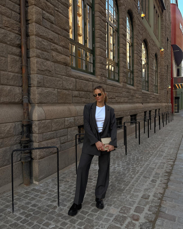 Brando: Den grå dressen som løfter garderoben til nye høyder ✨ #MustHave #Tidløs #Eleganse