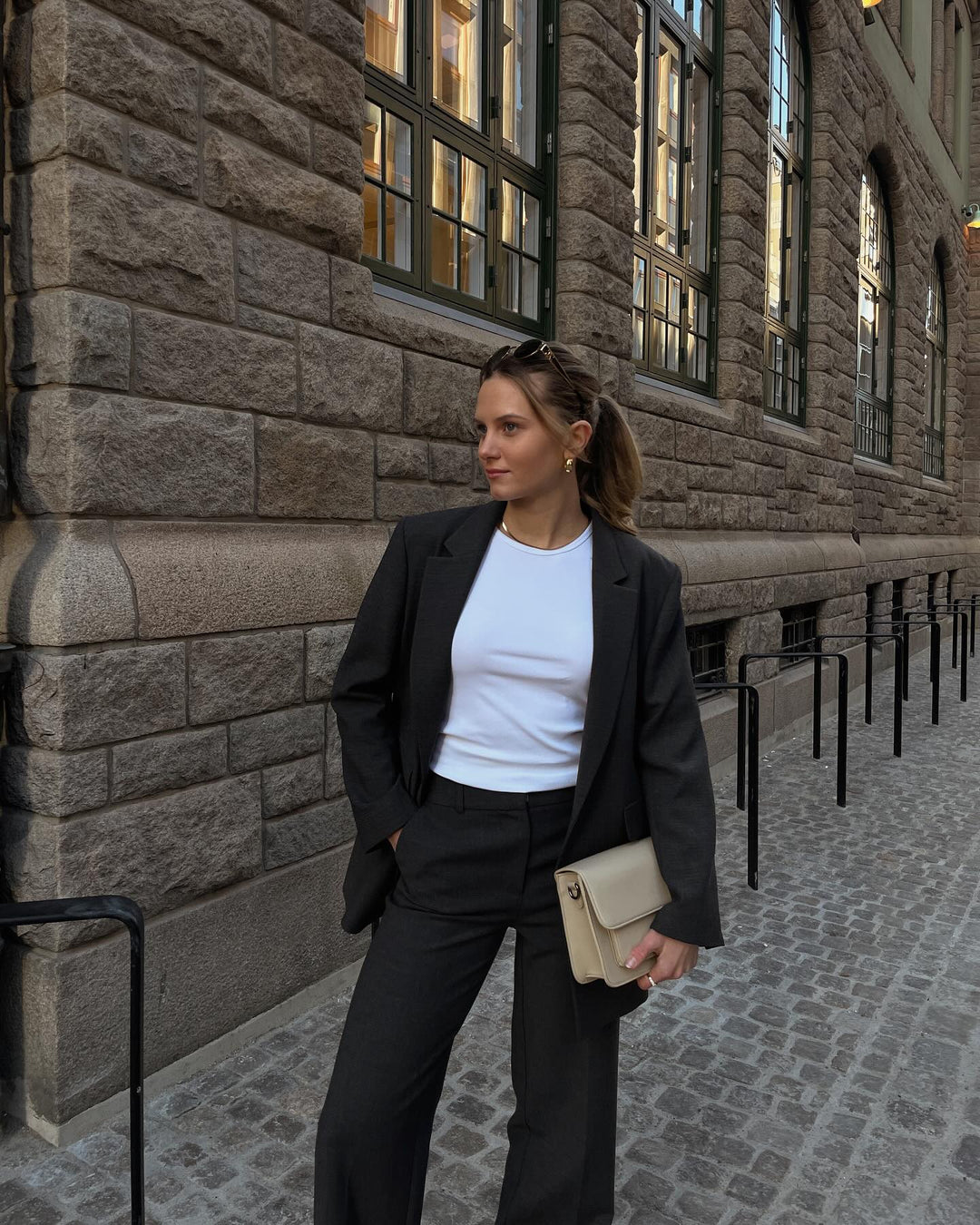 Brando: Den grå dressen som løfter garderoben til nye høyder ✨ #MustHave #Tidløs #Eleganse