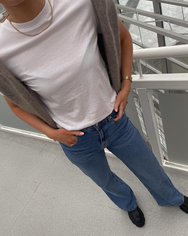 Brando: Jeans + basics = perfekt look 🤍👖 #JeansSeason