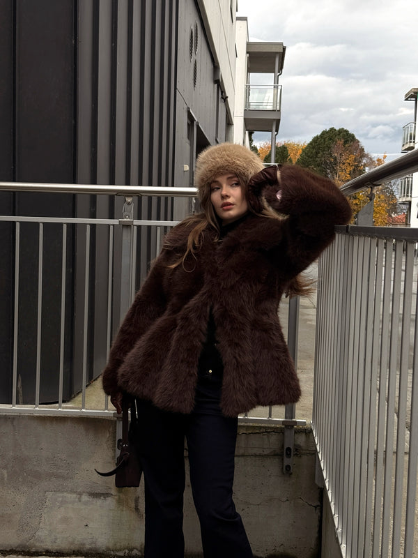 Brando: FAUX FUR SEASON🦁🍂

#fauxfur #clermonte #fuskepels #trending #brandono