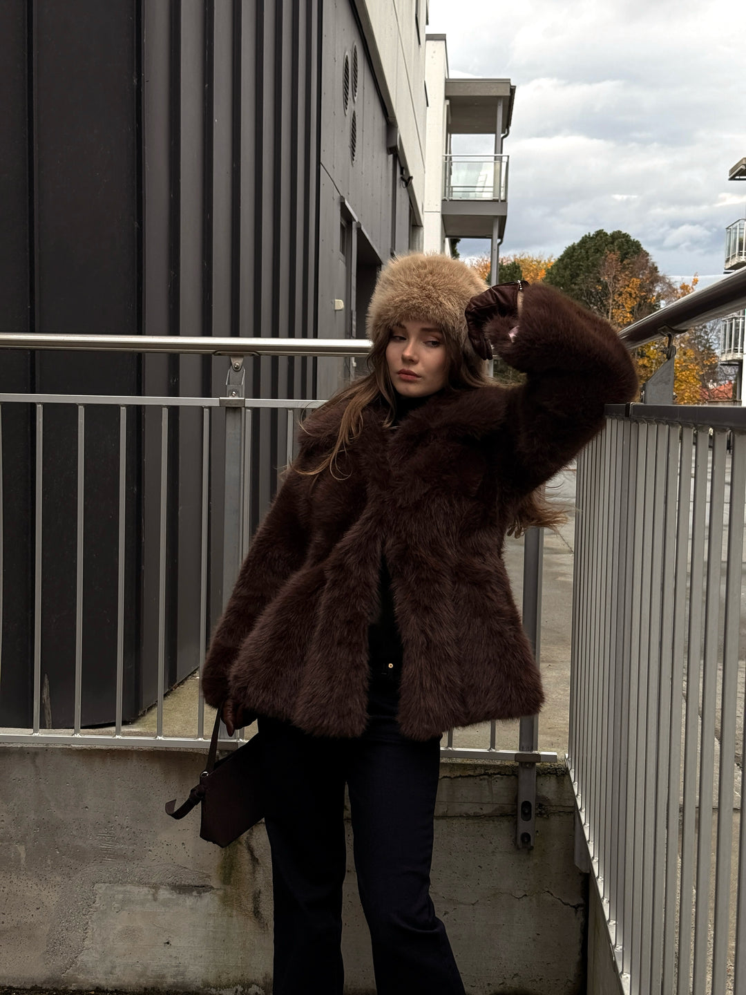 Brando: FAUX FUR SEASON🦁🍂

#fauxfur #clermonte #fuskepels #trending #brandono