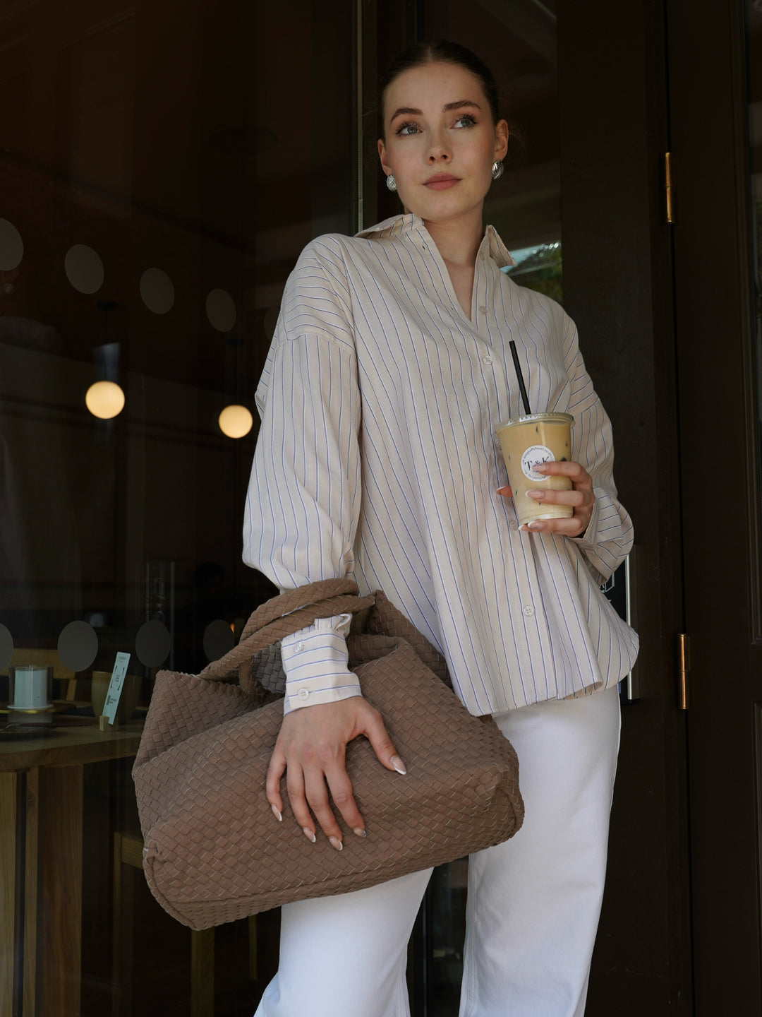 Brando: Back to work fits🙌🏼

Skjorte, jeans og en veske som har plass til alt✨

#mbym #bow19 #backtowork #trending #brandono