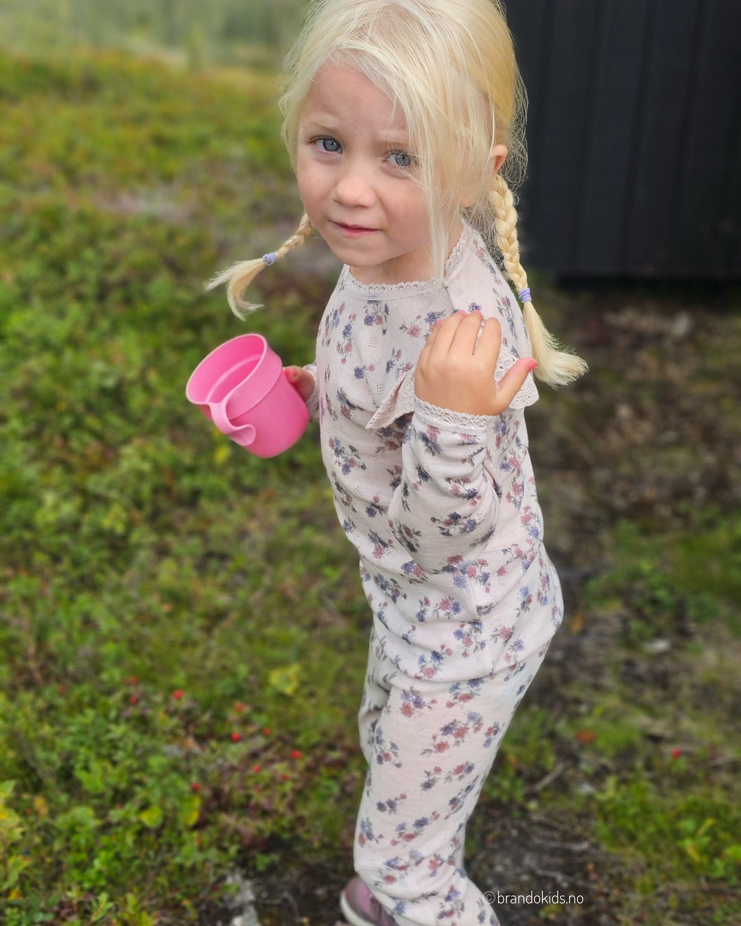 Brando Kids: Hvor nydelig er ikke dette fine ullet fra Name it?🤩 Vi har body str.50-80 og topp str.86-110 med de fine blondene på sku