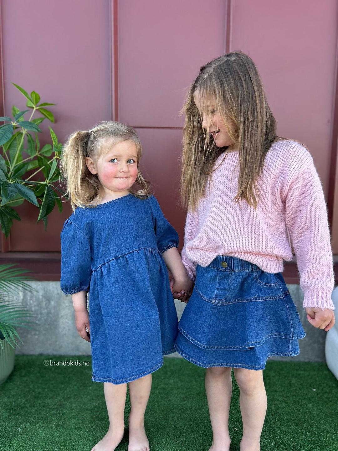 Brando Kids: Så søte i denim skjørt og kjole!🥰 Kjole str.86-110 og skjørt str.116-152!👌🏻
.
@mariabachmann92