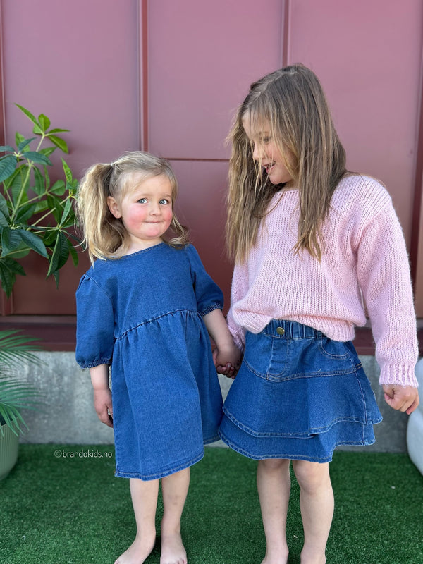 Brando Kids: Så søte i denim skjørt og kjole!🥰 Kjole str.86-110 og skjørt str.116-152!👌🏻
.
@mariabachmann92