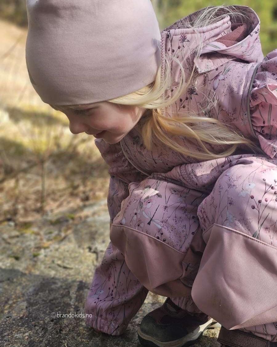 Brando Kids: Vårsol, lek og en ny favorittdress!☀️🌿 Denne søte softshelldressen fra Name it er perfekt for aktive dager ute - vannsøy