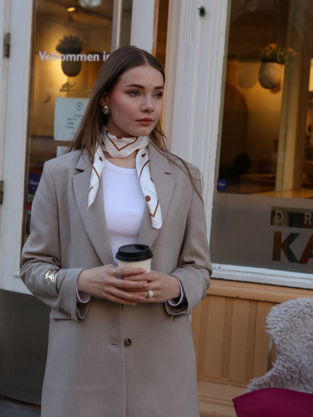 Brando: Coffee run in favorite suit☕️

Vi har fått påfyll på Rita dress i Island Fossil🤍
Siste dag med 20% ved kjøp av minst 2 v