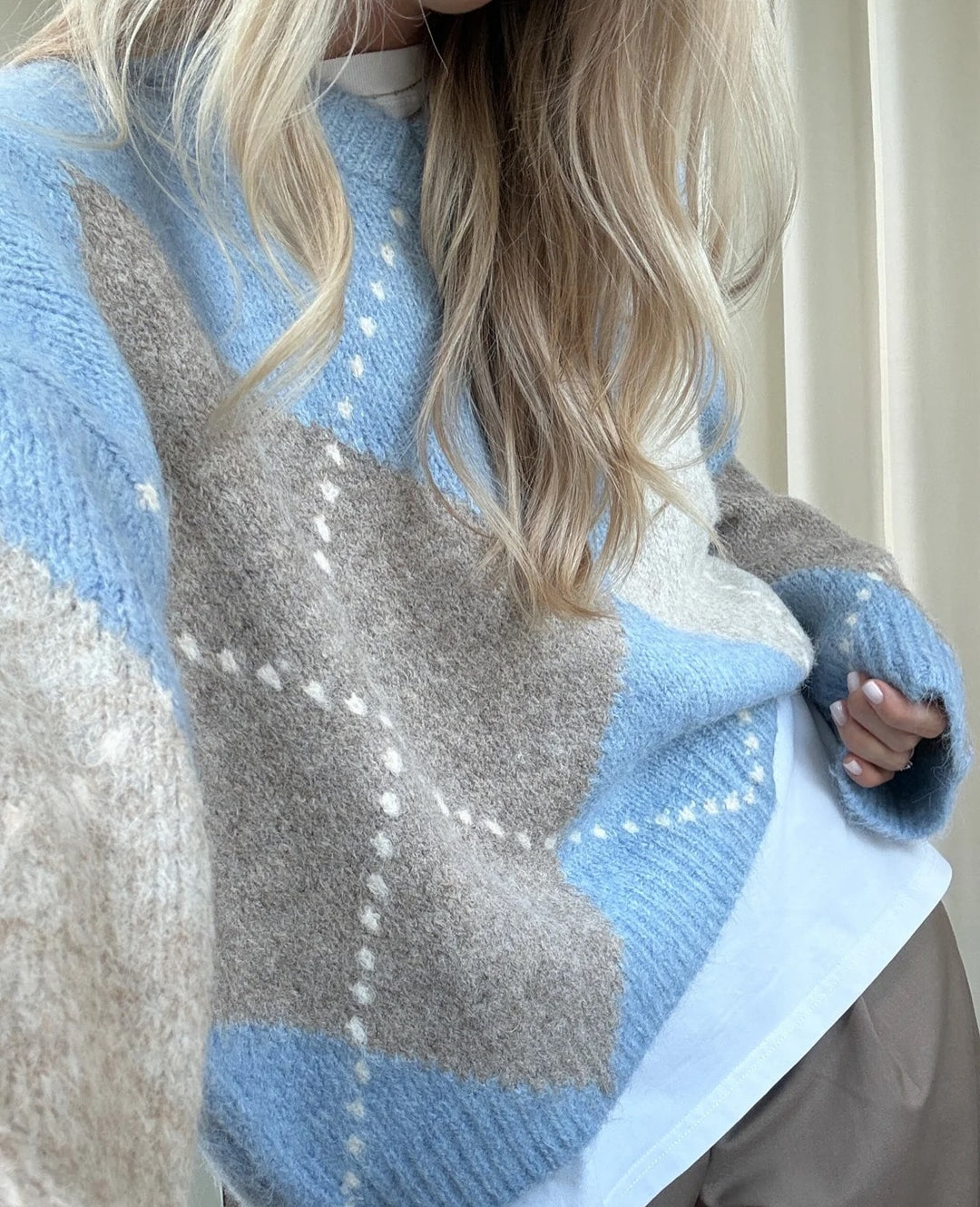 Brando: It’s finally here!!🩵🐻

Lai genser og Laiana cardigan fra @noellafashionofficial i nye farger er endelig her! Disse elske