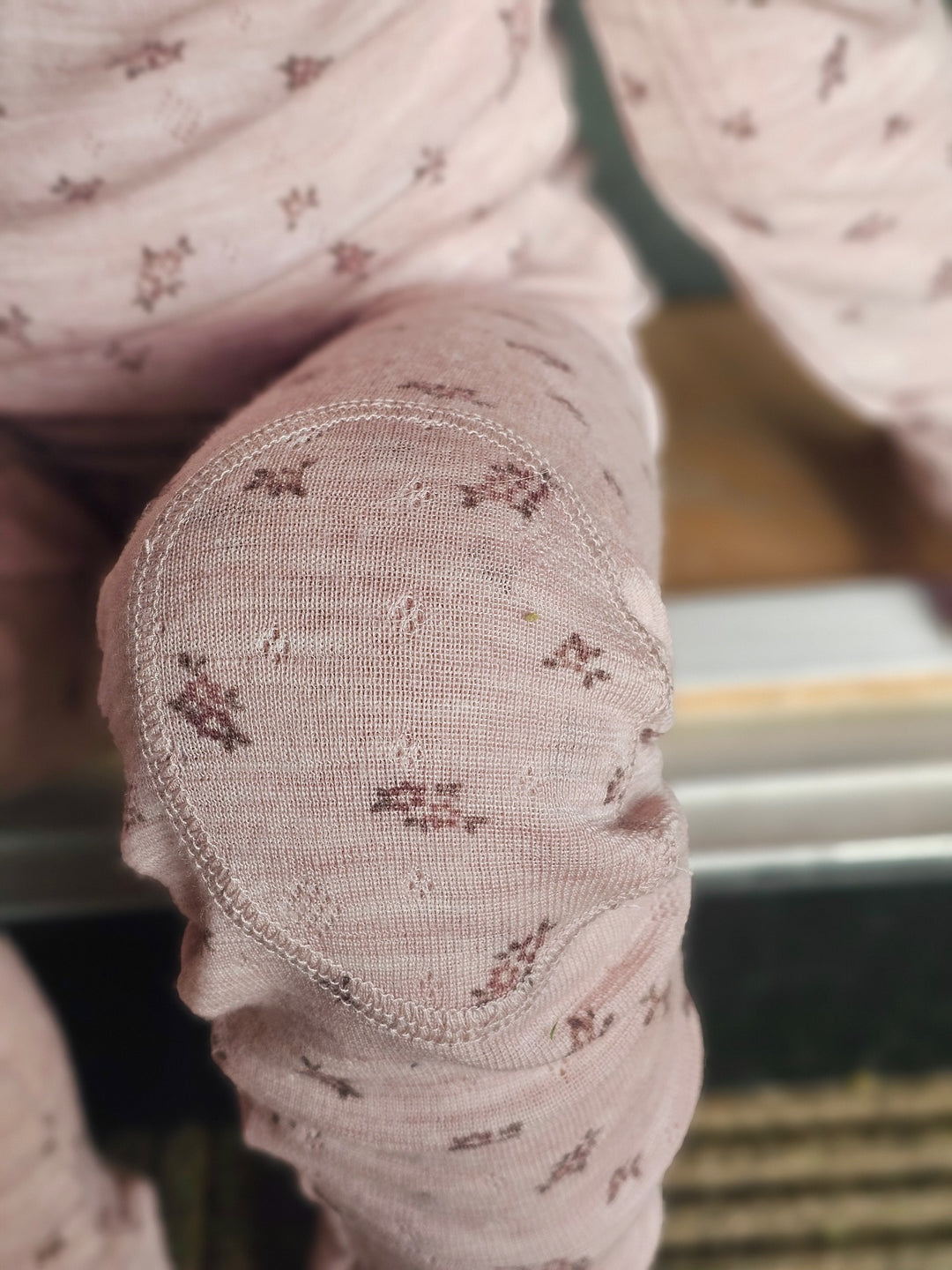 Brando Kids: Ull er gull, og vi elsker dette fine settet fra Name it!😍 100% merinoull med søte blondedetaljer og forsterkning på knæ