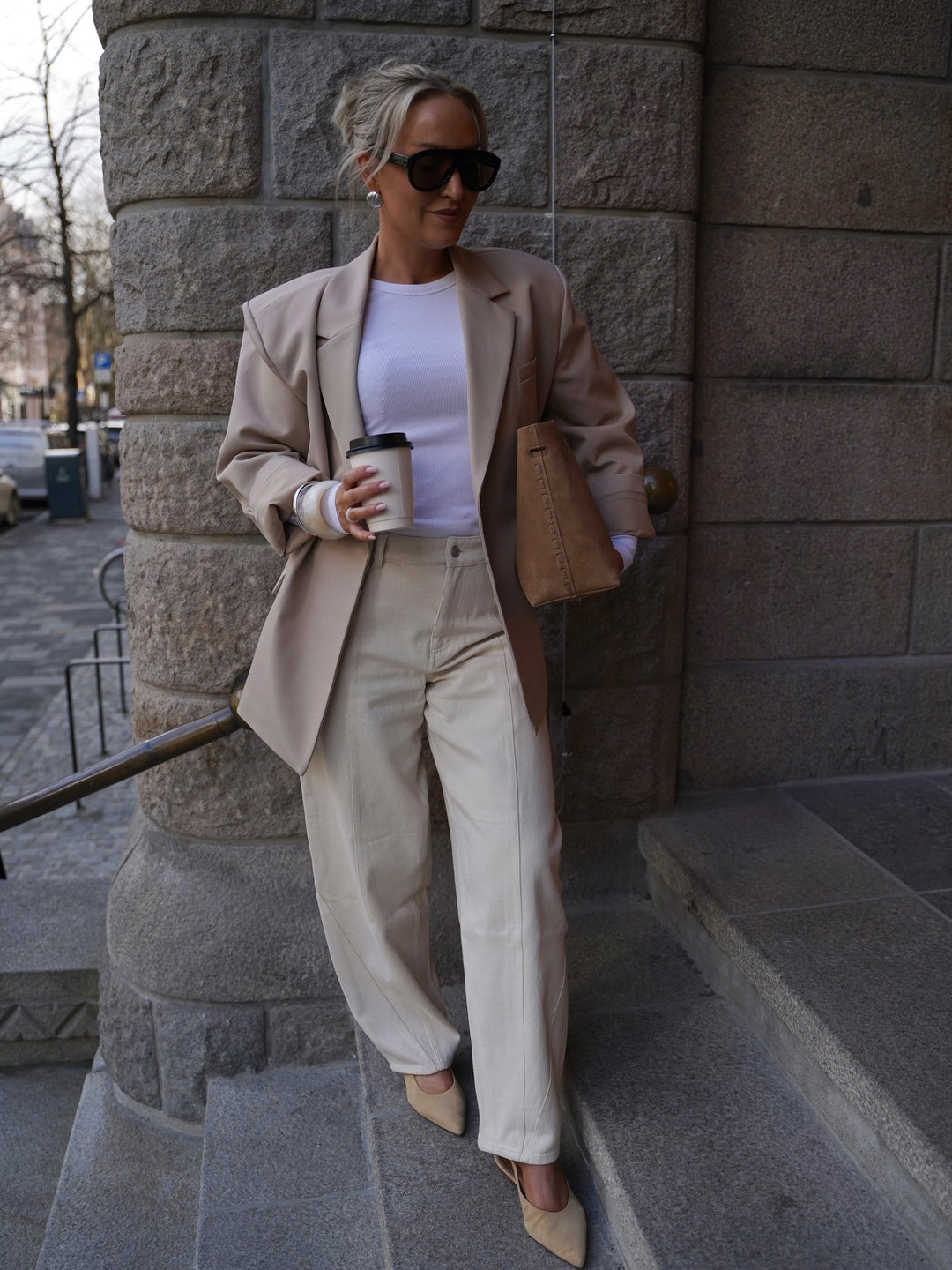 Brando: Våren er her!☀️

Som betyr lette lag og lysere farger🤍

#vårmote #nyheter #fashion #trending