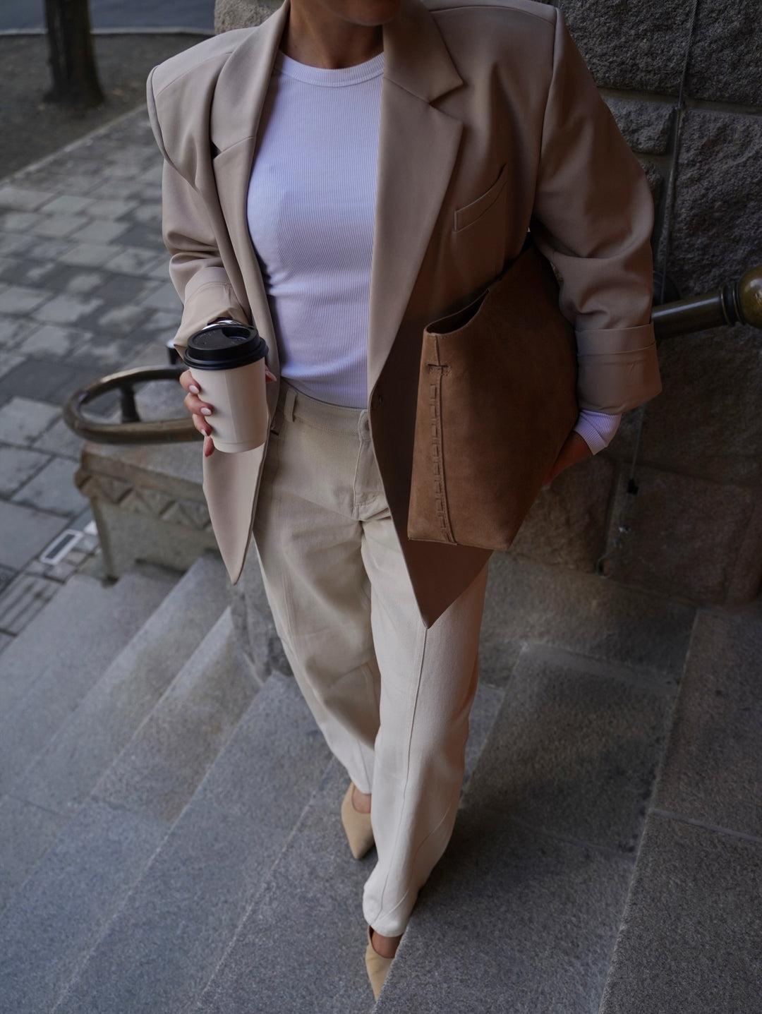 Brando: Våren er her!☀️

Som betyr lette lag og lysere farger🤍

#vårmote #nyheter #fashion #trending