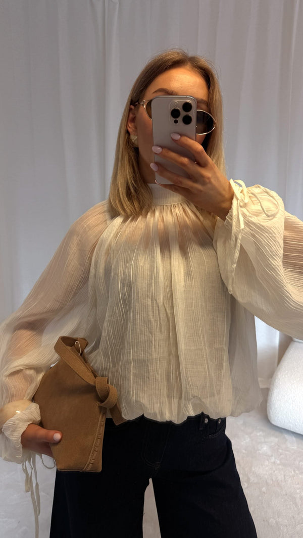 Brando: We love a chic outfit🤍

#mbym #brandono #trending #chic #getreadywithme
