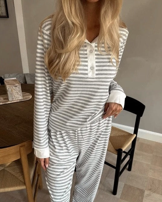 Brando: Myke og matchende stripete sett fra BYIC 🩶 Like fin alene eller som sett 🦓 #ComfyChic
#CasualStyle