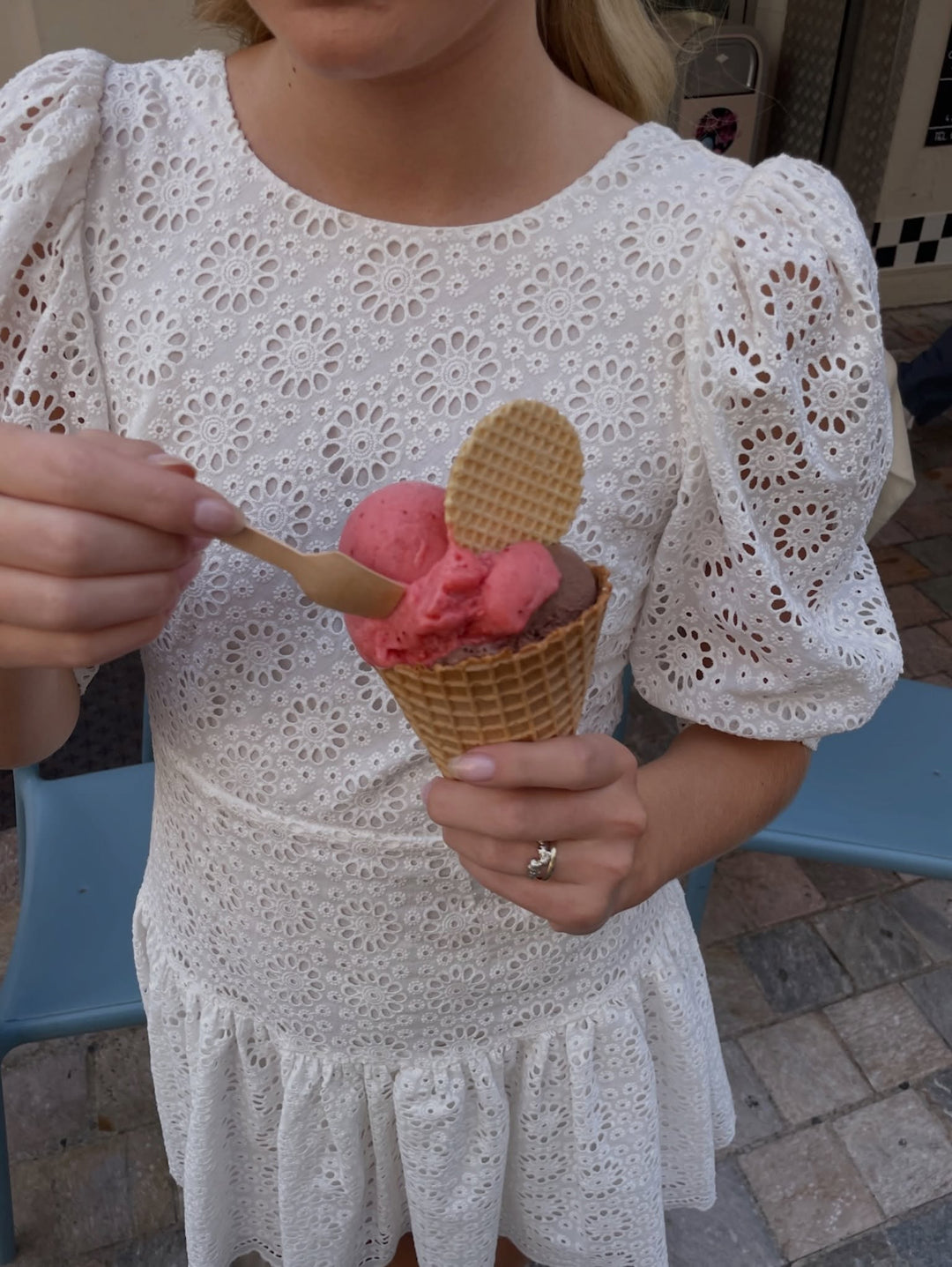 Brando: Ice cream anyone?🍦🩷

#helenestudios #kjole #sommerkjole #trending