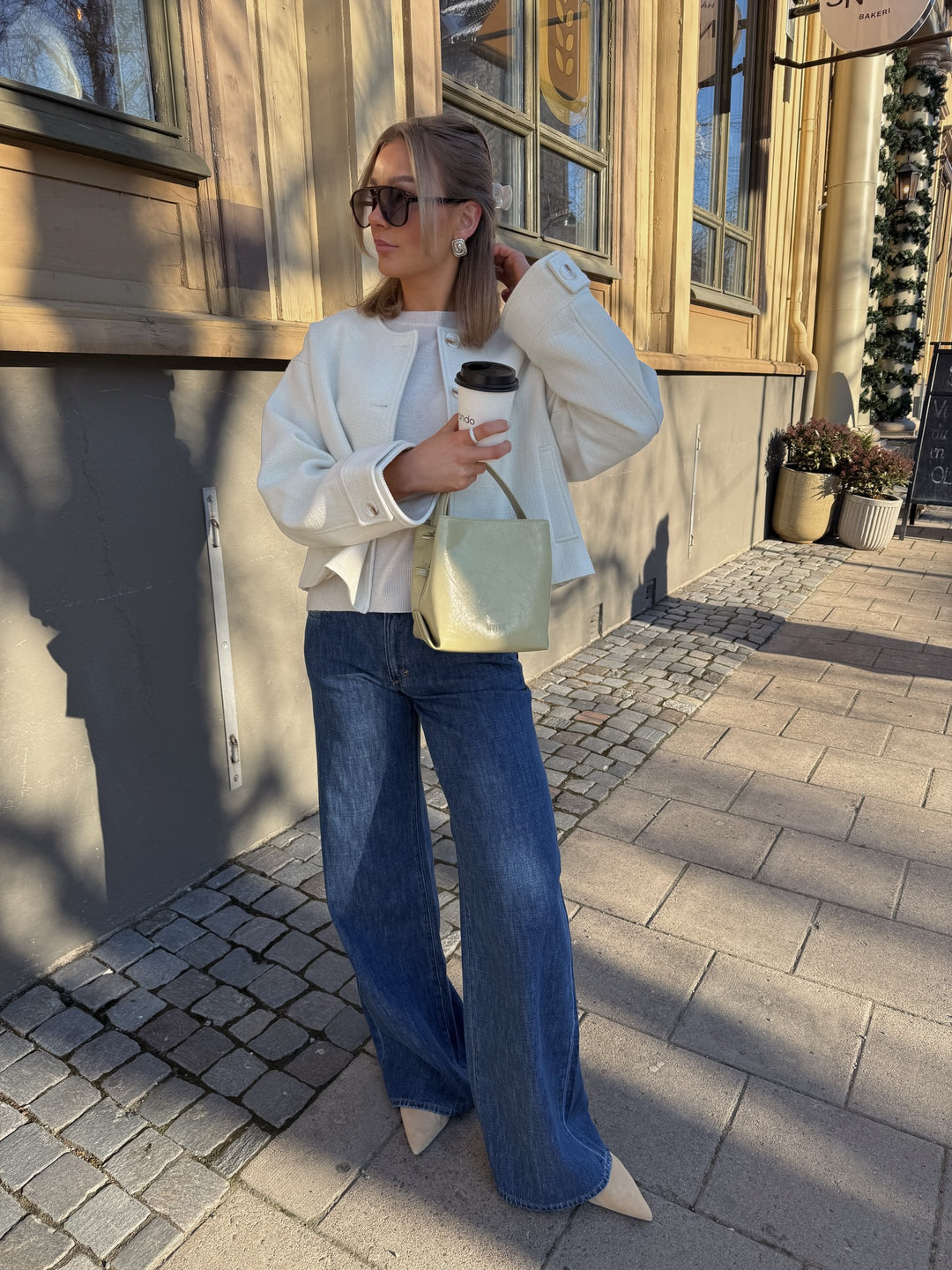 Brando: Våren er rett rundt hjørnet✨

Vi har begynt å få inn vårens yttertøy, blant annet Lena jakken fra Clermonte🤍 Denne blir 