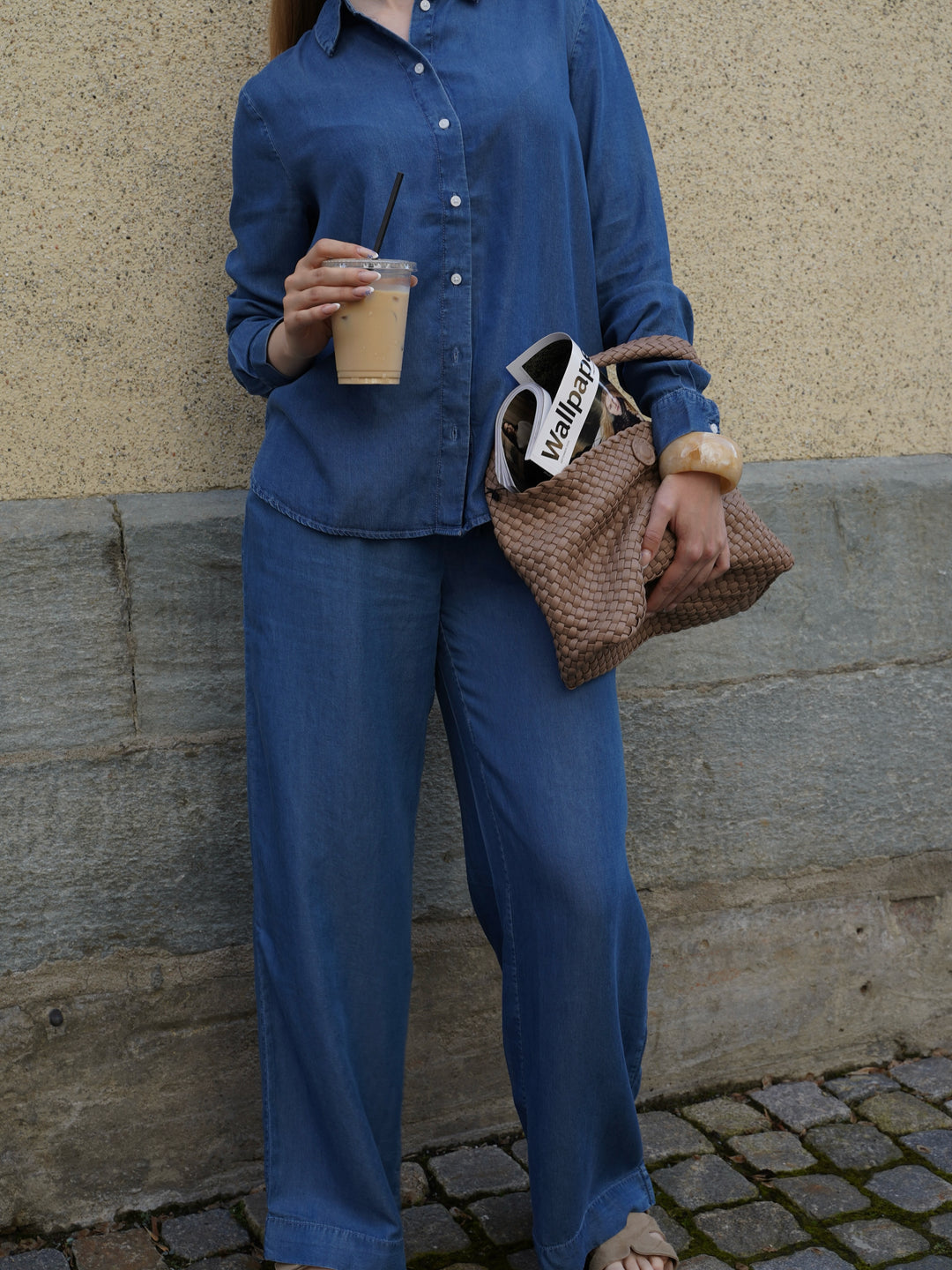 Brando: Denim on denim, but light for summer💙

Dette lette og deilige denim settet i 100% Lyocell er et must i sommer🦋

#denim