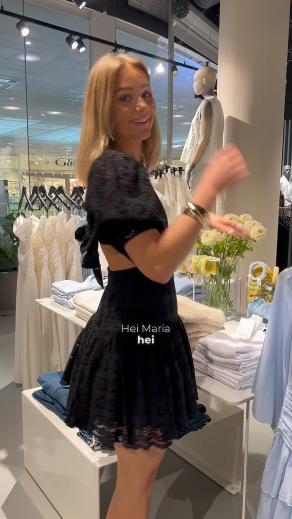 Brando: Maria viser hva å ta med til sydenferien💼🏝️

#brandono #trending #summeroutfits