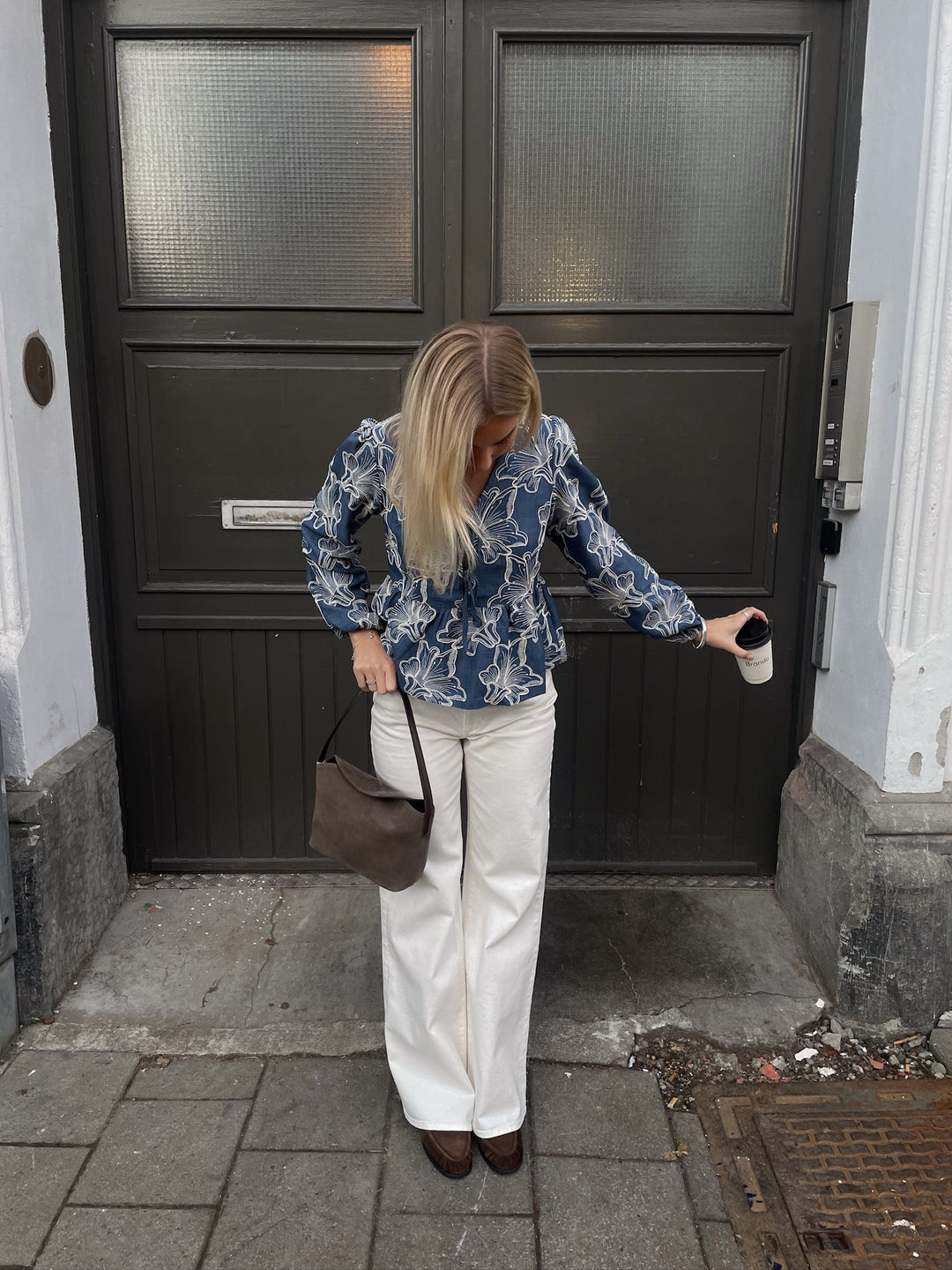 Brando: Sunday stroll☕️

Siste dag med fri frakt, klikk deg inn på Brando.no✨