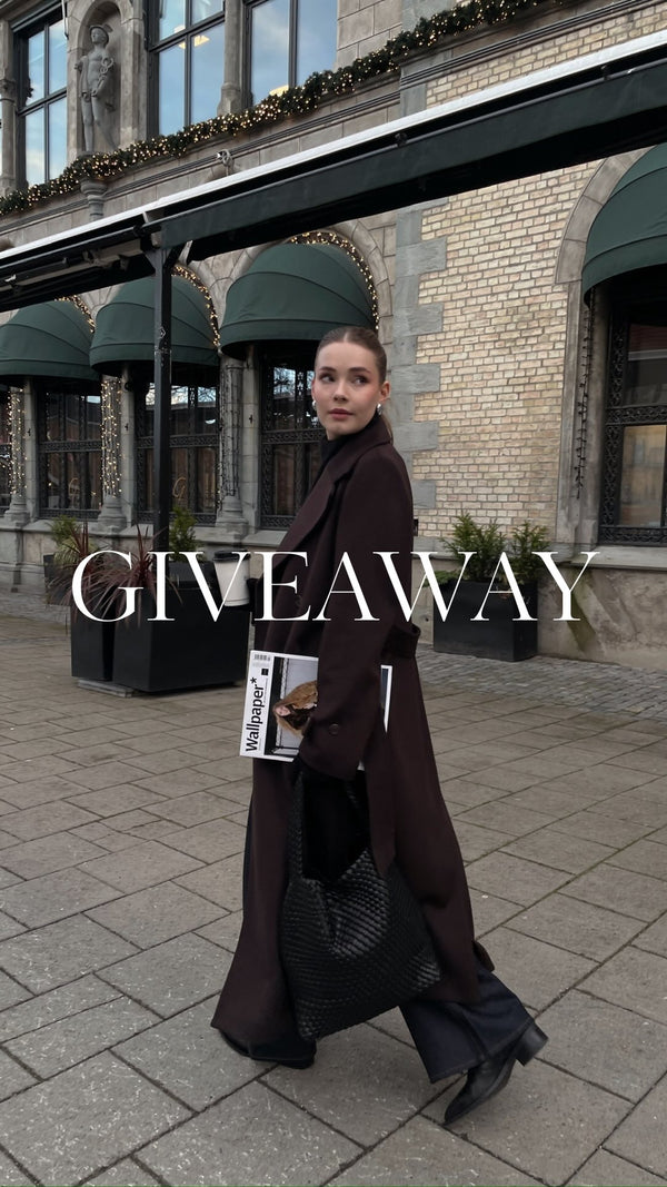 Brando: GIVEAWAY🍂🤍

Vinn Kasimira kåpe i valgri farge🖤

FOR Å DELTA:
🖤Følg @brando.no og @mbym_norway 
🖤Lik innlegget
🖤Kom