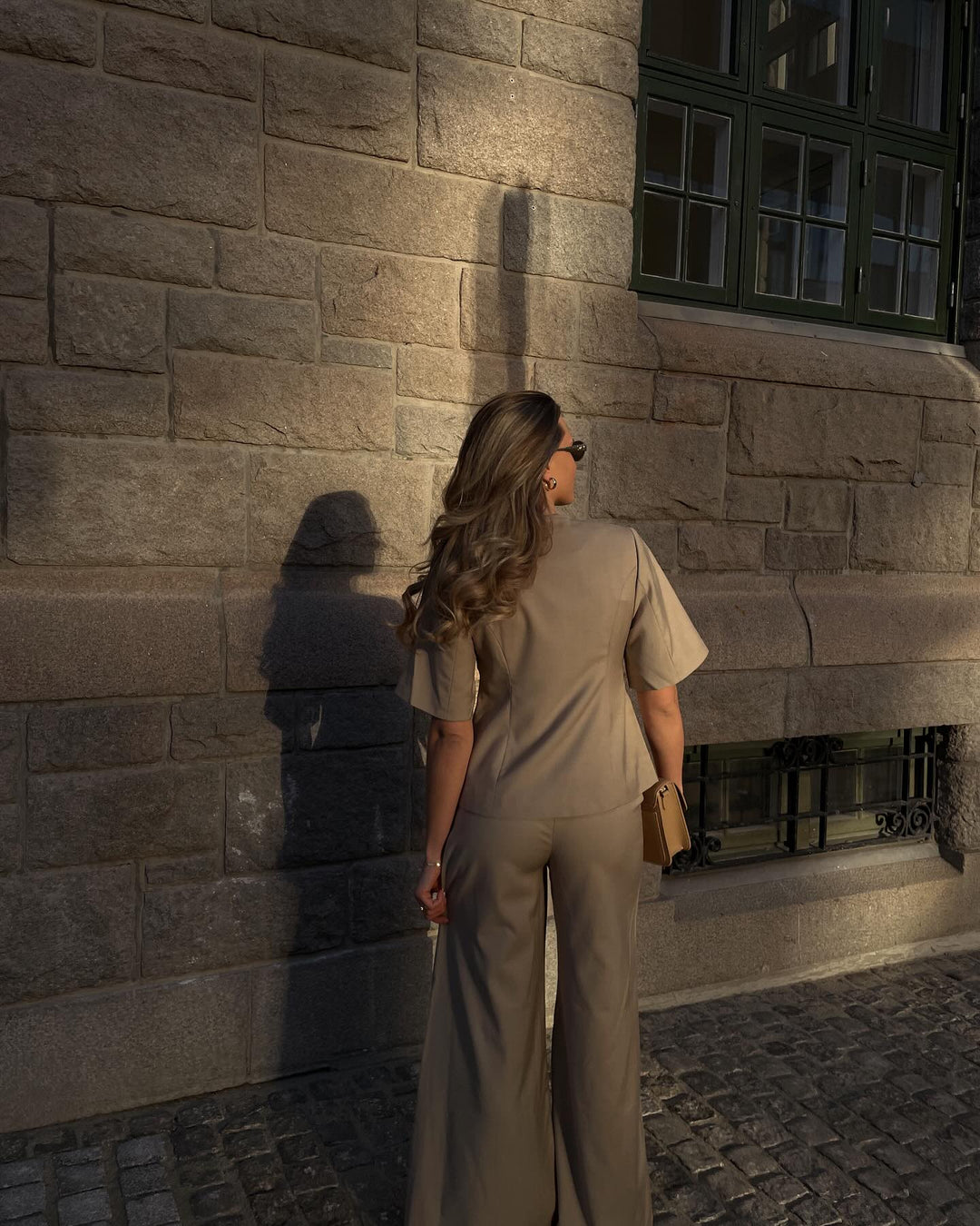 Brando: Klassisk, stilfullt og perfekt! Det beige settet vi alle har drømt om 🌟 #BeigePerfect