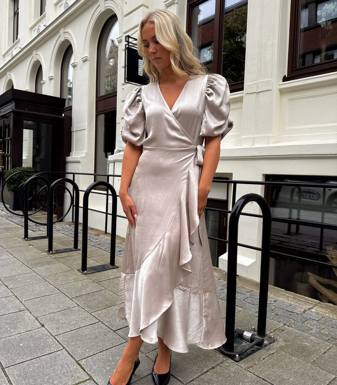 Brando: Sinda dress🥹✨

Bestselgeren har kommet inn i nye farger🤍

#bestselger #favoritedress #aview #trending #brandono