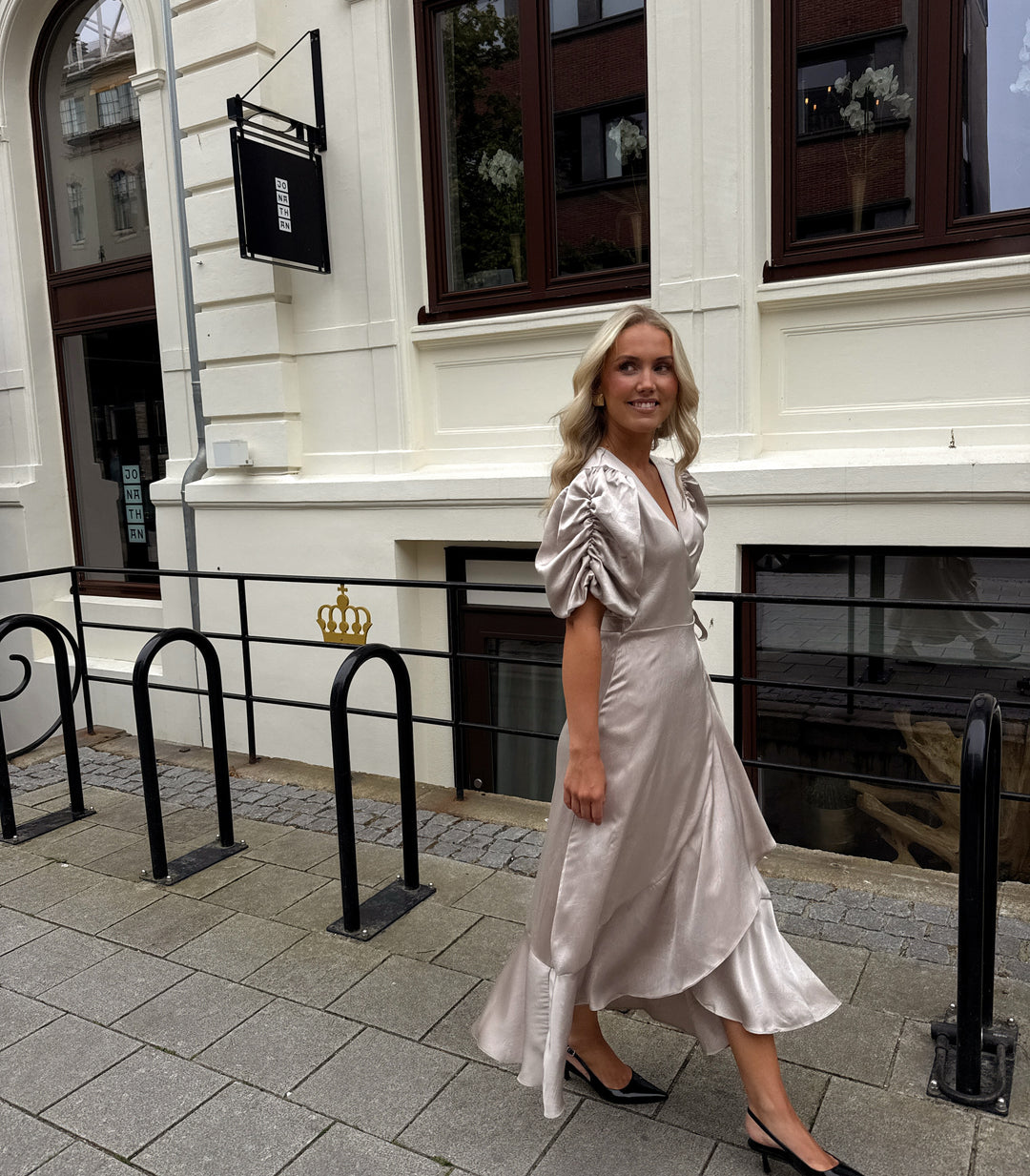 Brando: Sinda dress🥹✨

Bestselgeren har kommet inn i nye farger🤍

#bestselger #favoritedress #aview #trending #brandono