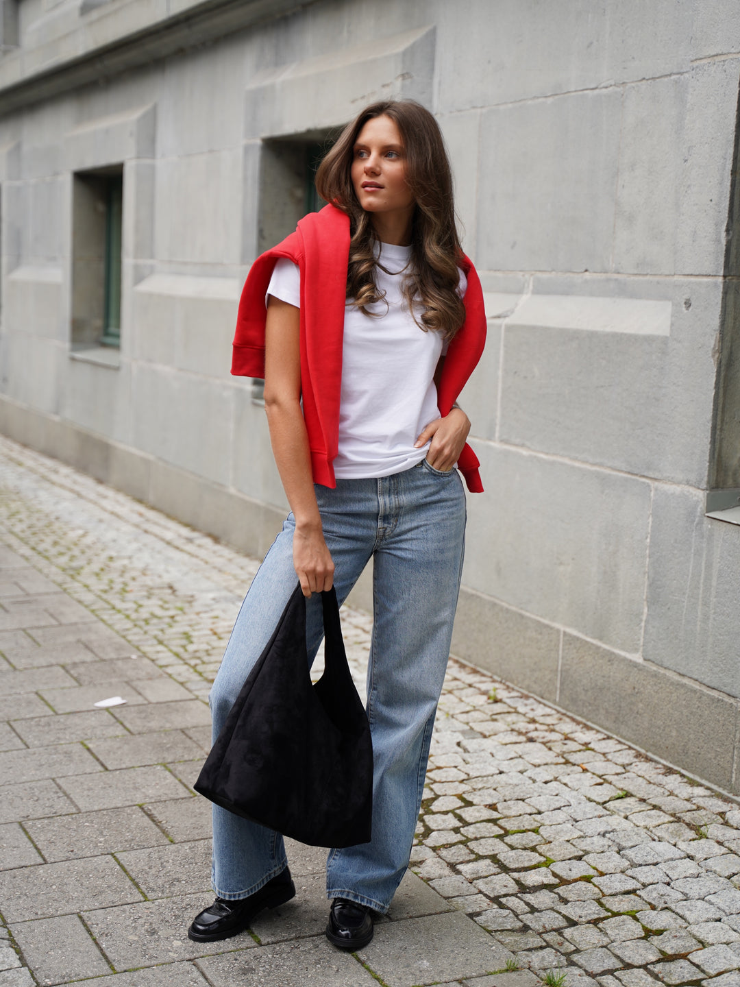 Brando: Pop of red this fall🌶️

#popofred #leveteroom #nuka #trending #brandono