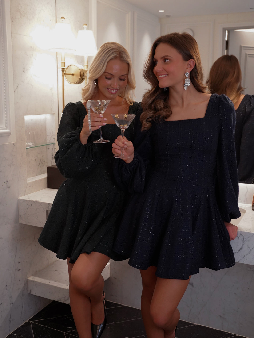 Brando: Party season is calling🪩🖤

Har du sikret deg kjolen?

#golightly #partyseason #dressup #tredning #brandono