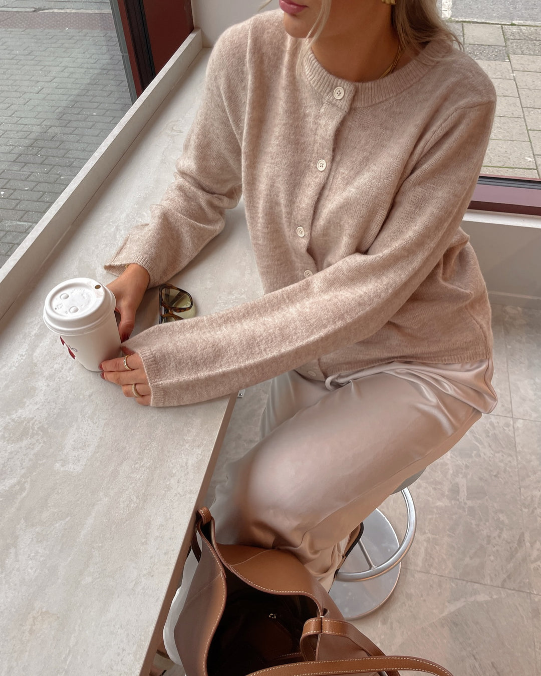 Brando: Vi elsker den nye varianten av lulu cardigan! Elegant og behagelig cardigan med tynn deilig ull ✨