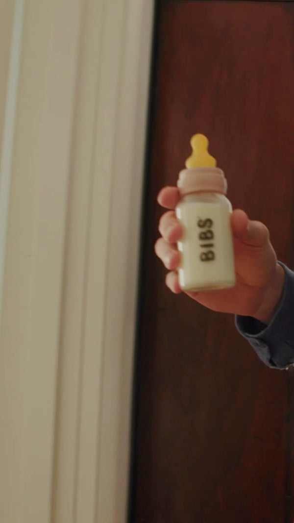 Brando Kids: Bibs baby bottle set!🤍Tåteflaskene er designet med tanke på barnets behov og er laget av borosilikatglass som er tempera