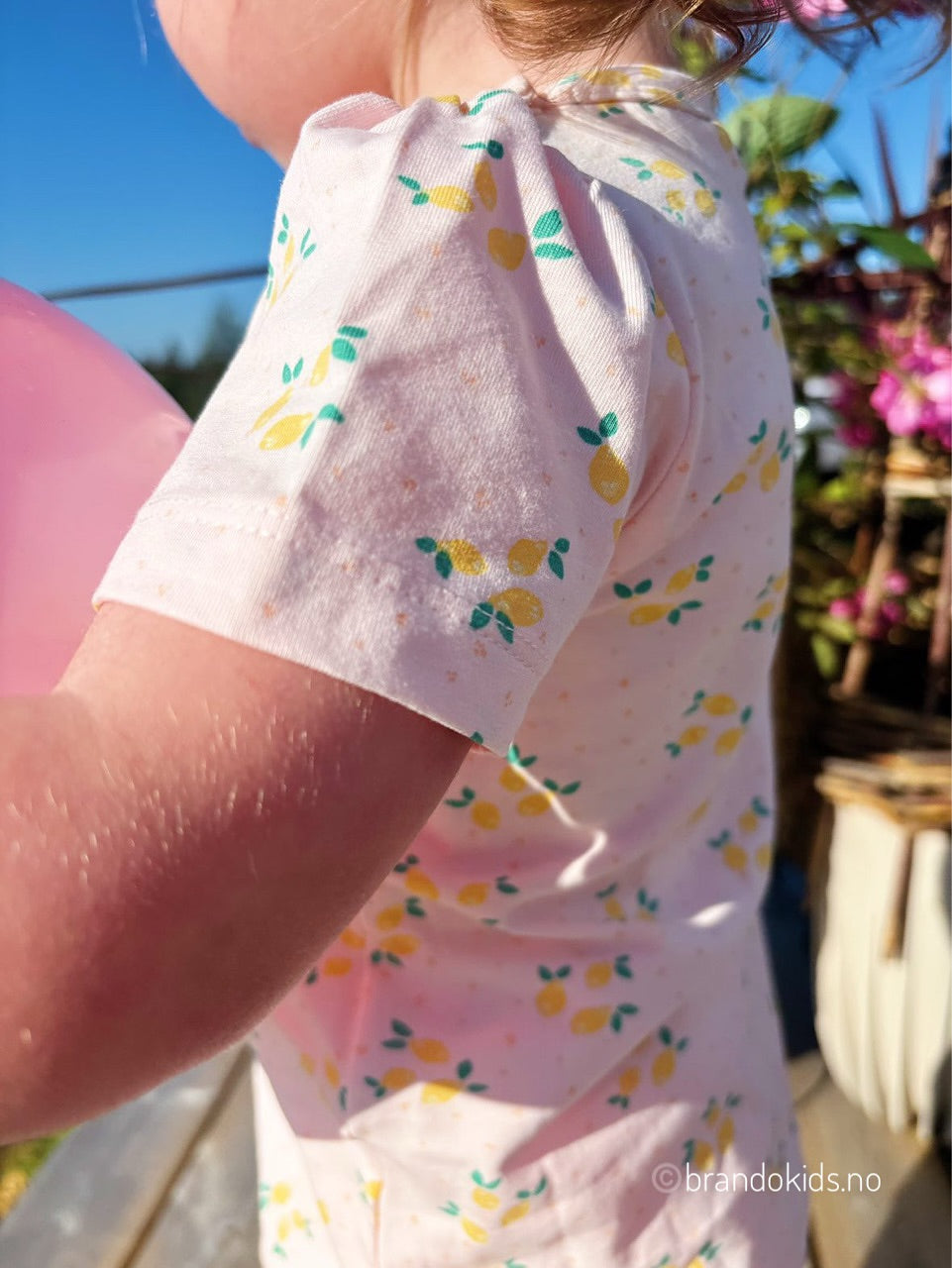 Brando Kids: SMELT!😍 Så søte i sine nye sett fra Minymo!👌🏻 Myke og lette sett med t-skjorte og shorts, til kun 200kr👏🏻 Perfekt for ut