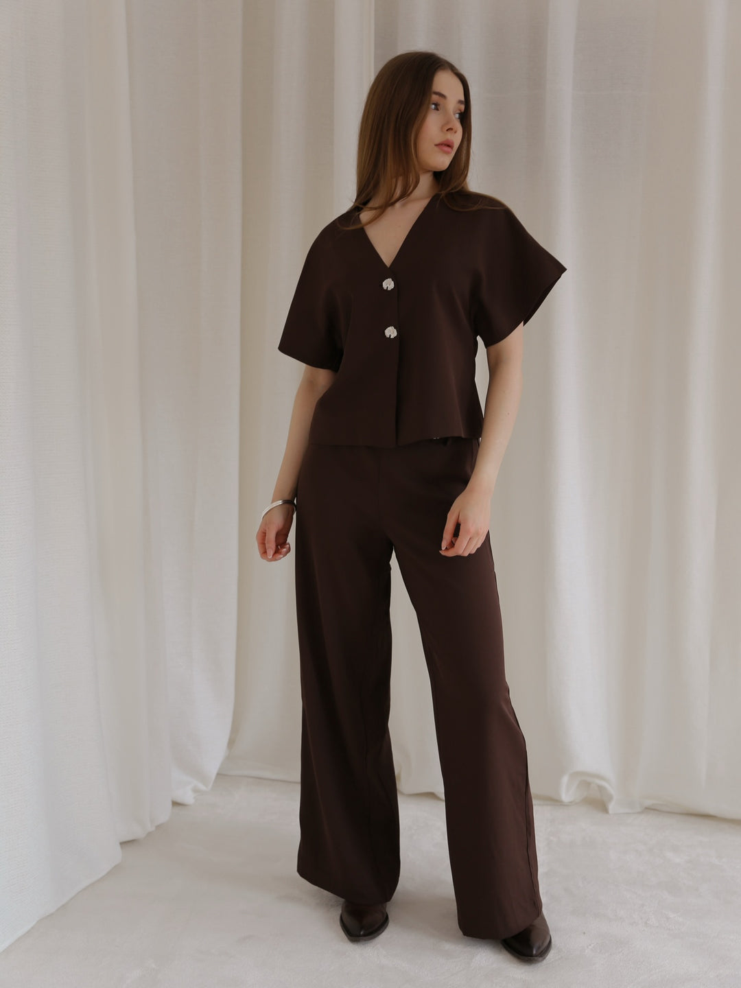 Brando: Matchy🤎

Vi elsker matchende sett, og ikke minst dette fine fra YAS✨ Rania bukse og Rania blazer i nydelig brunfarge, sj