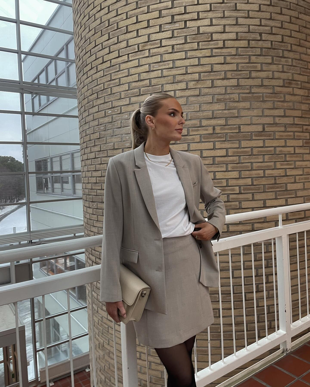 Brando: Nyhet! ✨ Endelig er det her! Matchende skjørt til vår populære Rita-blazer i den nyeste fargen. Finnes også med bukse fo