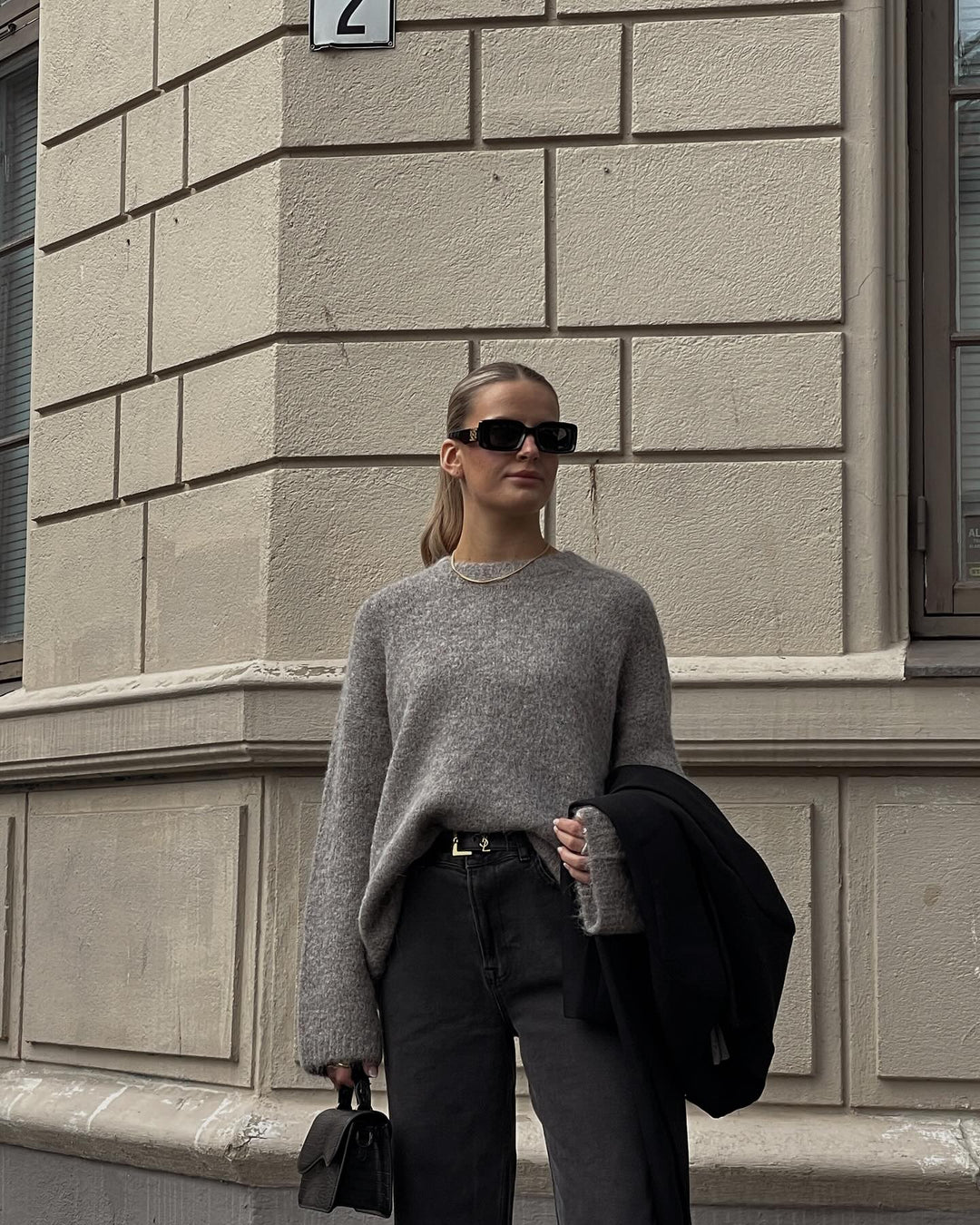 Brando: Det beste med høsten? Uten tvil de varme og fine strikkegenserne 🍂☕️ Gabella genser fra Selected Femme er en av våre fav
