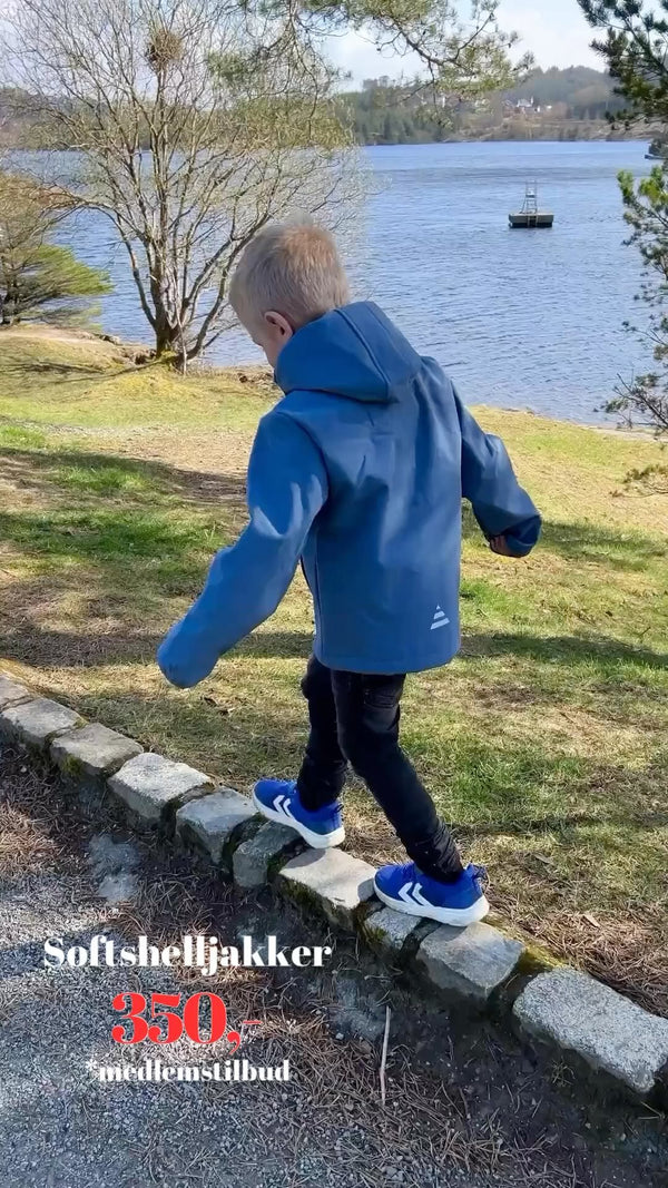 Brando Kids: Medlemstilbud på softshelljakker i 4 forskjellige fine farger!🥰 Str.86-152