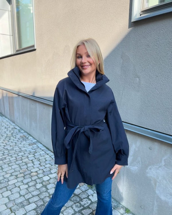 Brando: In love! 🤩 Den fineste regnjakke-kåpen fra Brgn 🫶🏻 Hold deg tørr og se smashing ut samtidig ✨