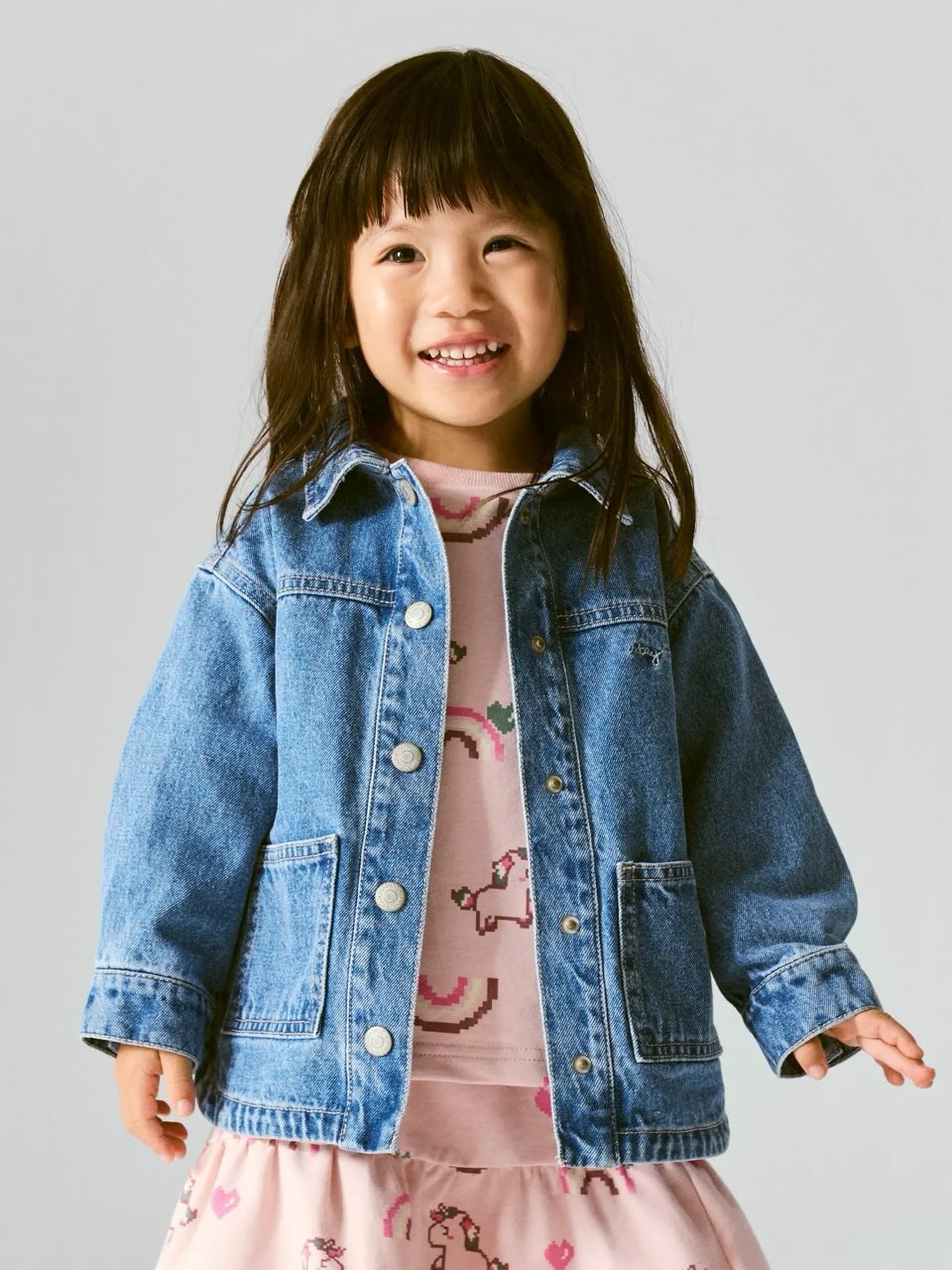 Brando Kids: Denim jakke og bukse med glitrende enhjørninger..blir det bedre enn det?😍🦄Str.92-116
