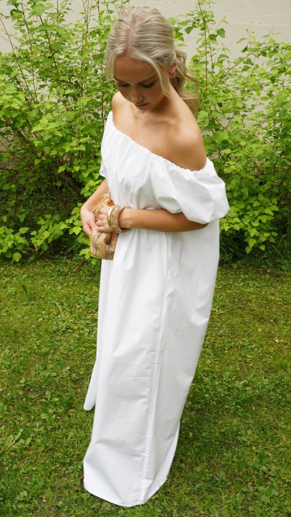 Brando: Secure your white summer dress🤍

#whitedress #summerdress #trending #brandono