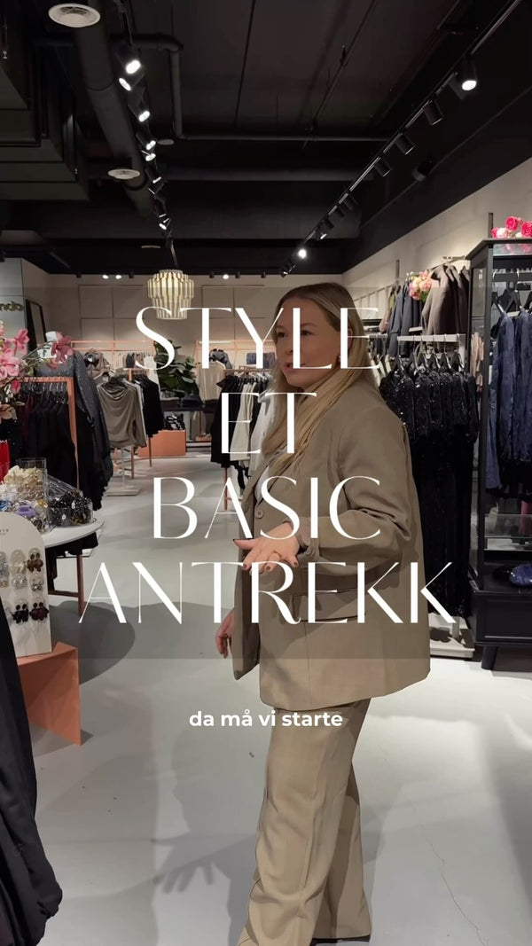 Brando: Style et basic antrekk med Gøril🤍

#stylewithus #basicoutfit #styling #trending #brandono