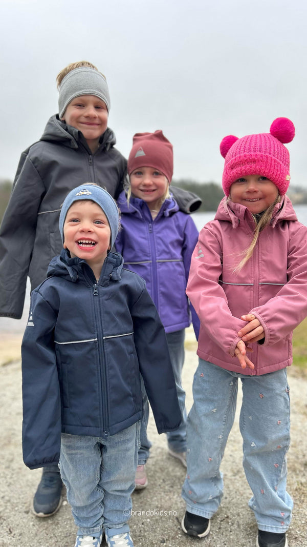 brandokids_amanda: Medlemstilbud på de populære Coma softshell jakkene!❤️ Lune og gode med tynt lag med fleece på innsiden og 5000mm i vann